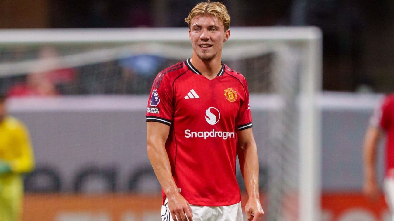 Napoli Agree €50M Deal to Sign Manchester United's Højlund