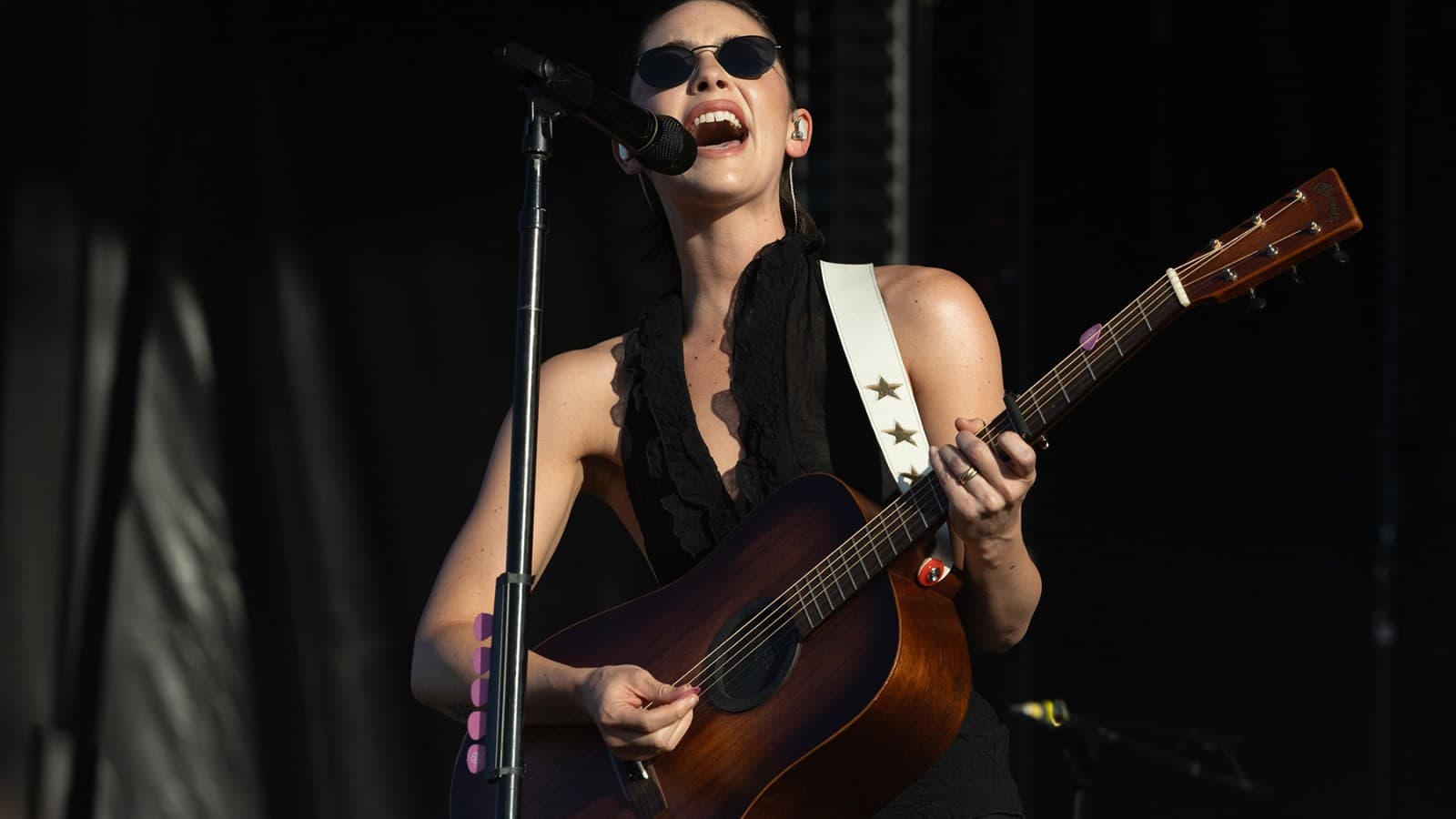 Gracie Abrams Covers Taylor Swift's "All Too Well" During Tour Stop
