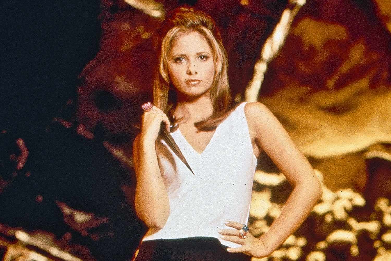 Sarah Michelle Gellar Welcomes New "Chosen One" to Buffy Universe