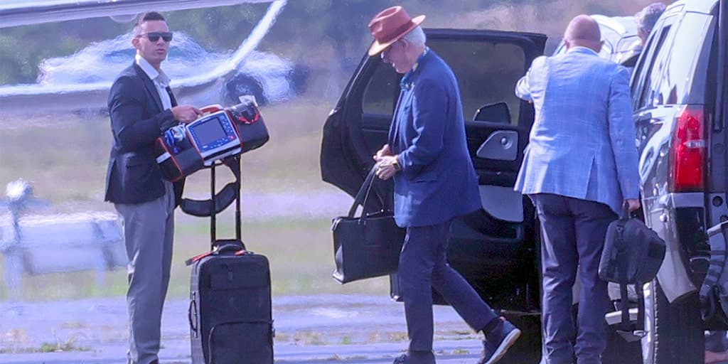 Clinton Spotted with Portable Defibrillator, Raising Health Concerns