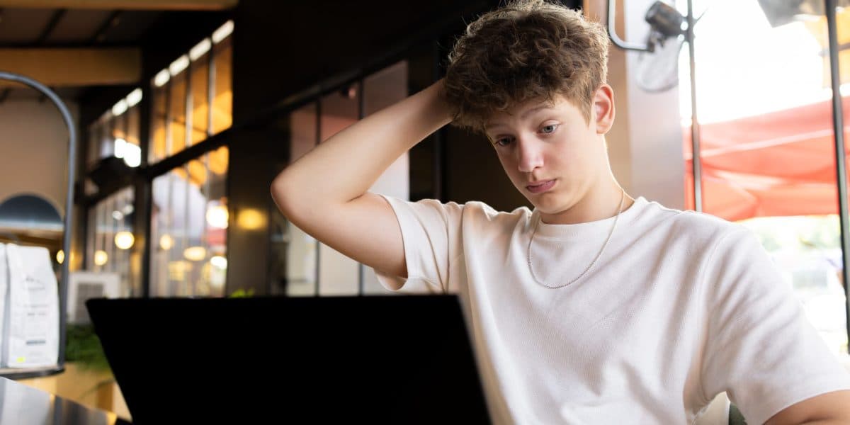 Y Combinator Co-Founder Warns High Schoolers Against Rushing into Startups