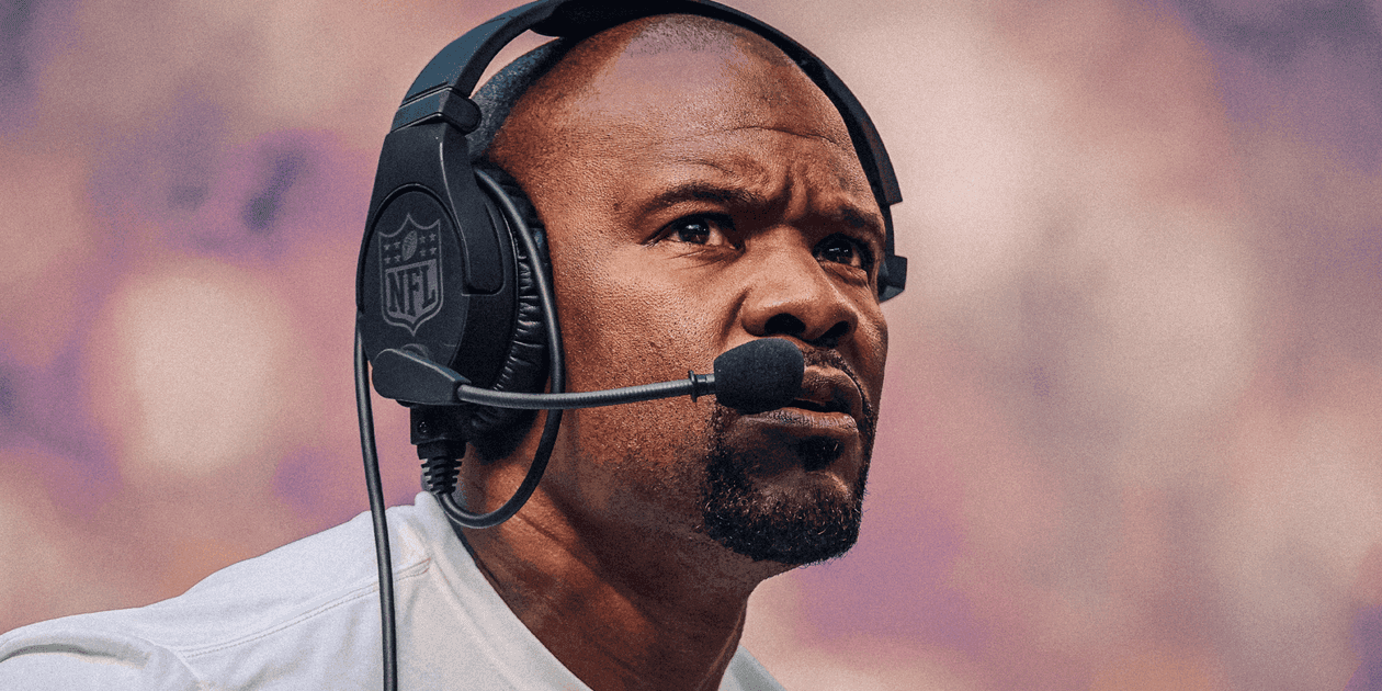 Vikings' Defensive Coordinator Flores Revolutionizes NFL with Adaptive Schemes
