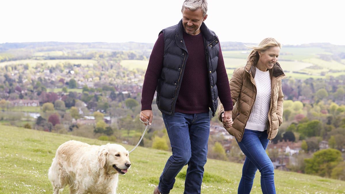 Brisk Walks Slash Heart Failure Risk, Cardiologist Urges