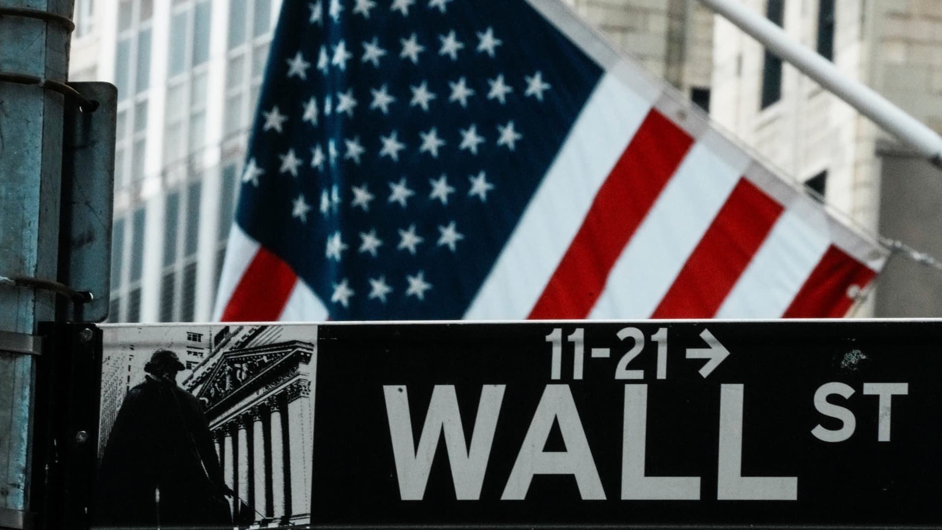 Mega-Cap Stocks Propel S&P 500 to Record Highs Amid Shifting Investor Sentiment