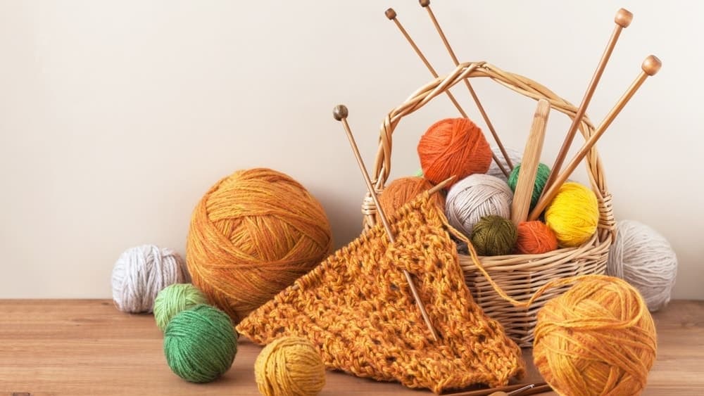Millennials Embrace "Granny Hobbies" to Escape Economic Stress and Uncertainty