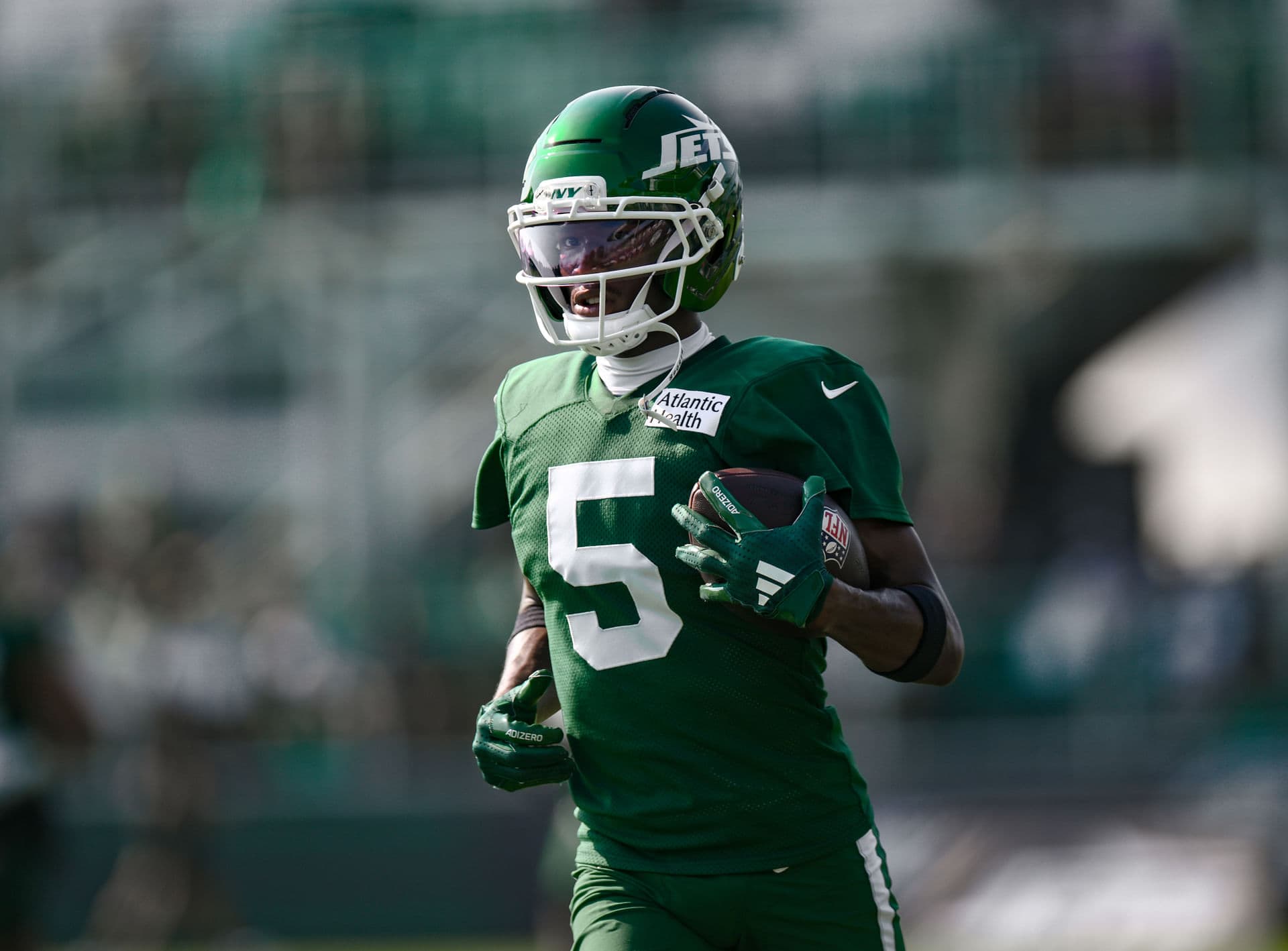 Jets' Wilson Embraces Tough Coaching from New Head Coach Glenn