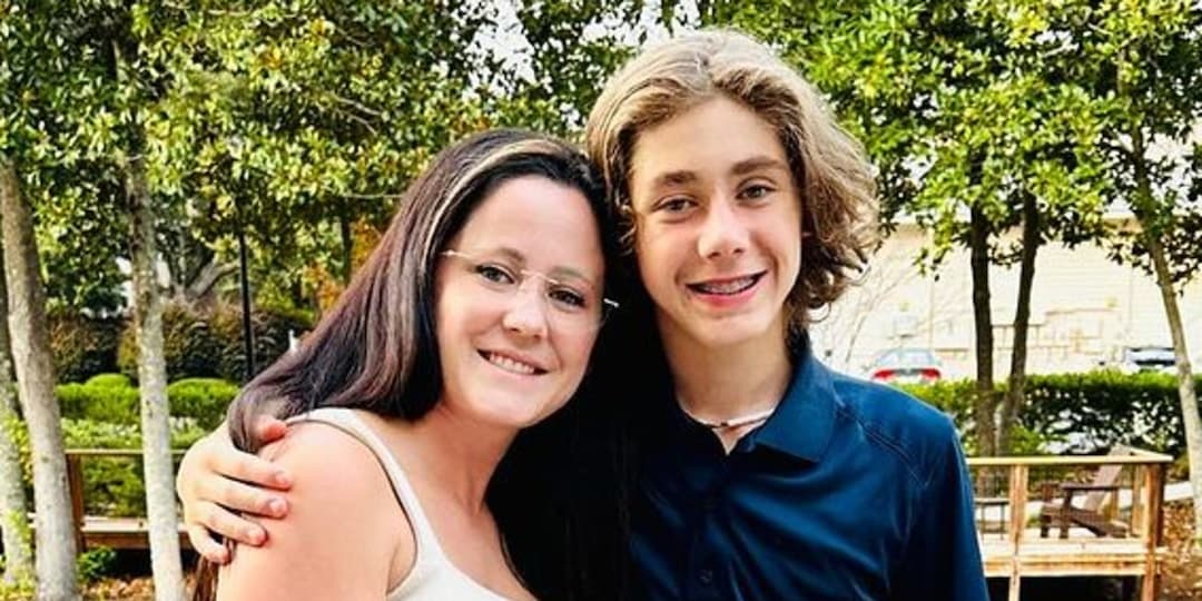 Troubled Teen Leaks Private Texts, Accuses Mom of Instability
