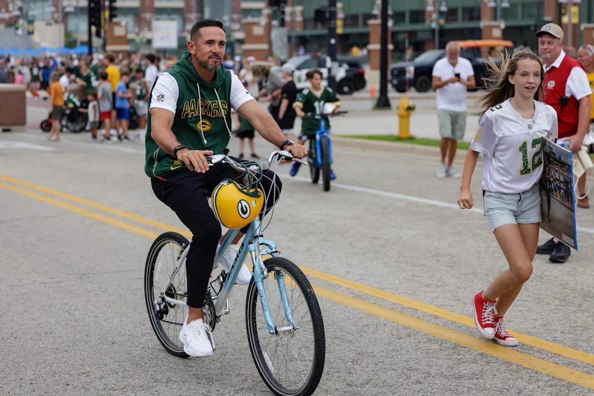 Packers Offensive Line Shakeup: Zach Tom Extends, Elgton Jenkins Switches to Center