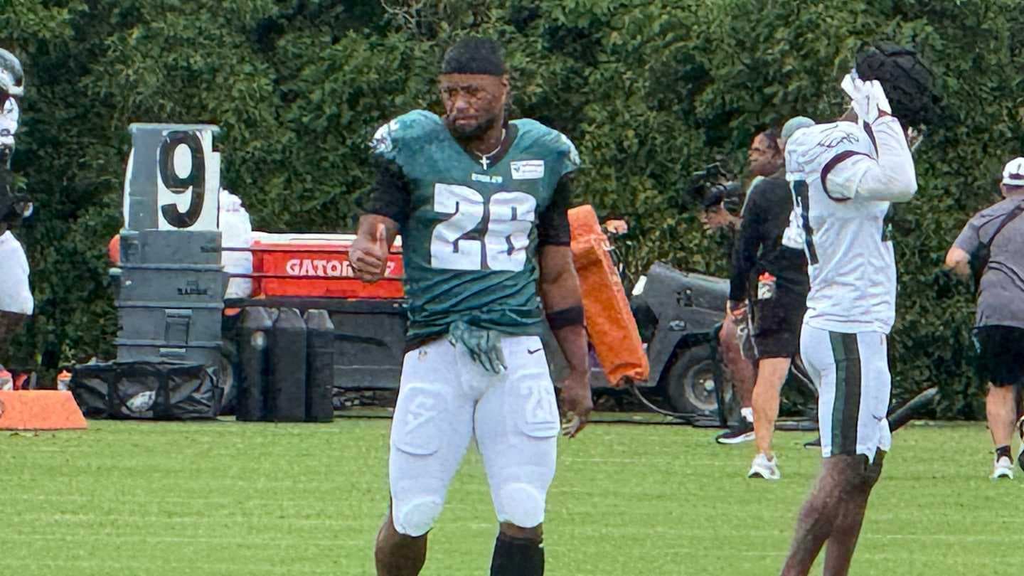 Saquon Barkley Brings Competitive Fire to Eagles' Training Camp