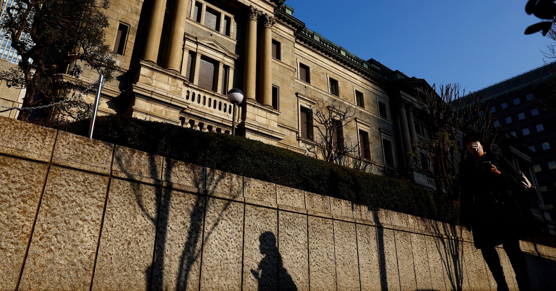 BOJ Policymakers Warn of Inflation Risks, Hint at Rate Hike by Year-End