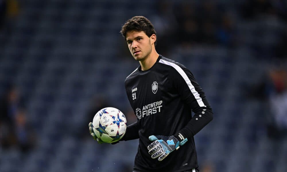 Aston Villa Targets Belgian Goalkeeper Senne Lammens as Potential Replacement for Emi Martinez