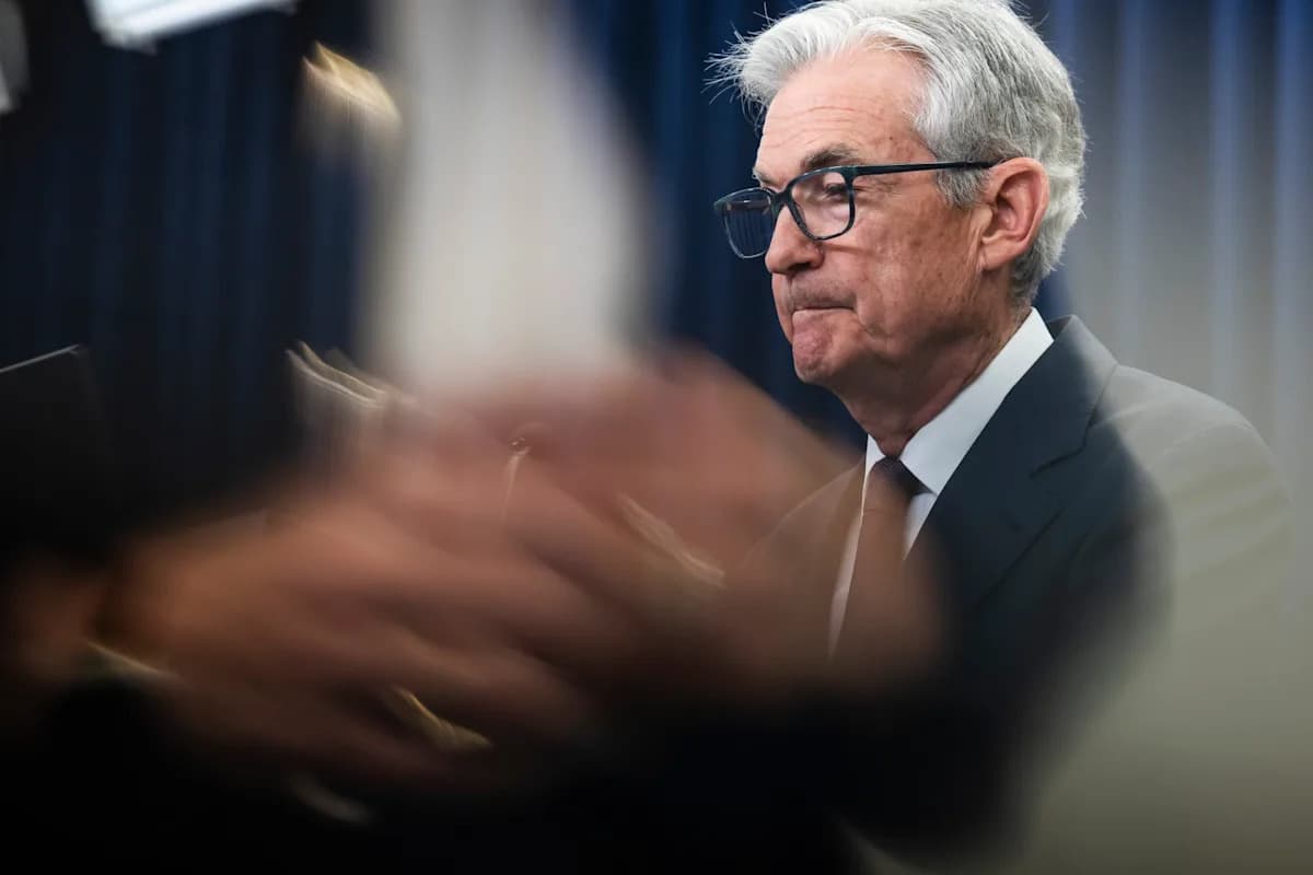 Hong Kong Stocks Dip Ahead of Fed Chair's Jackson Hole Speech