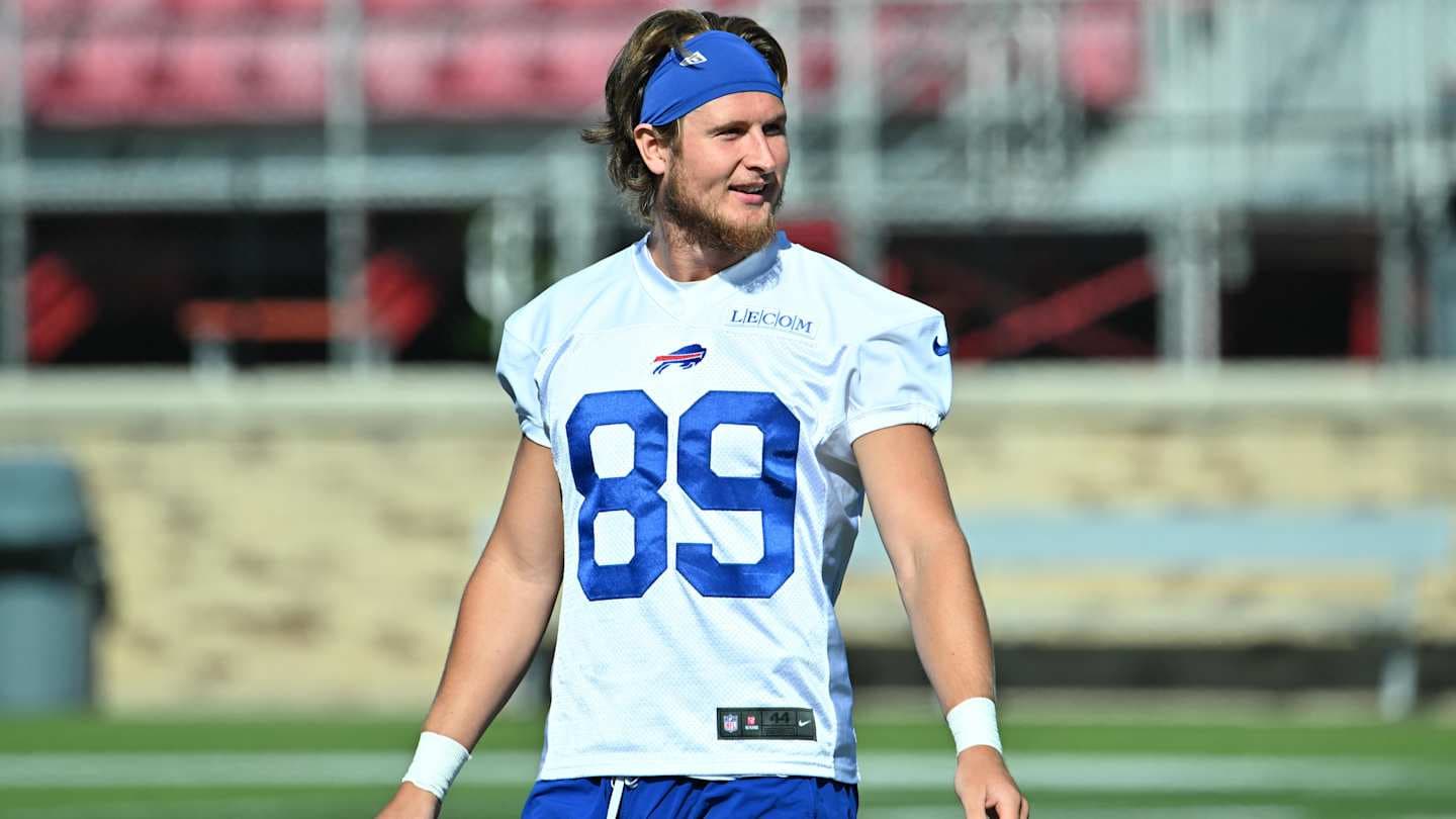 "White Steve" Earns Praise and Nickname with Buffalo Bills