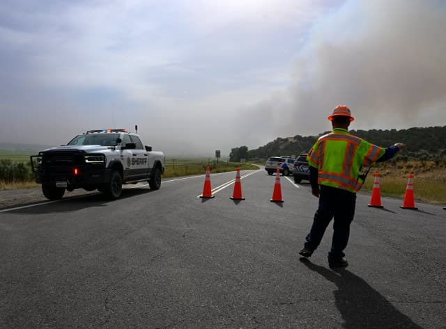 Volunteer Firefighters Heroically Defend Couple's Ranch from Raging Lee Fire