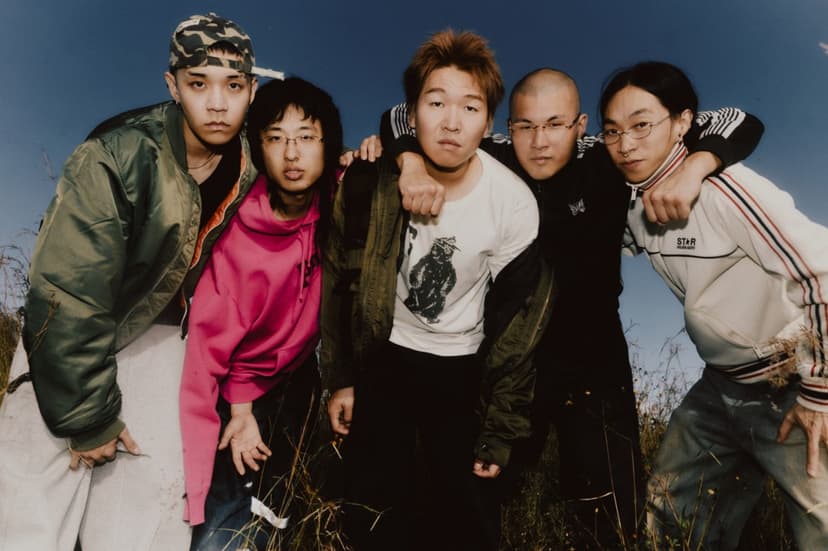 1300 Signs Global Deal with Universal Music Korea