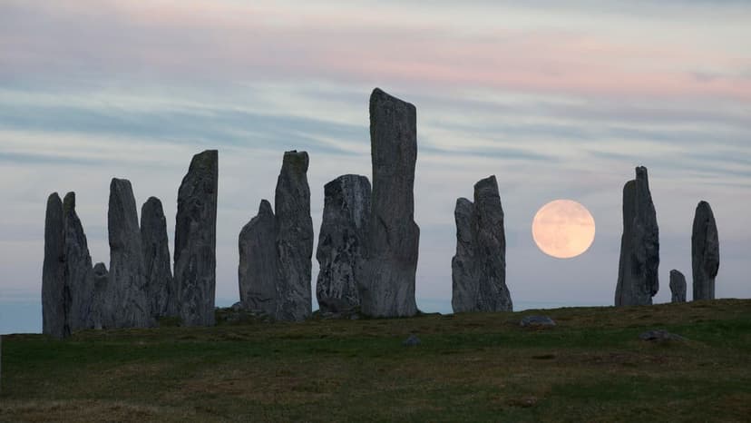 May's Full Flower Moon Blooms: A Celestial Doubleheader