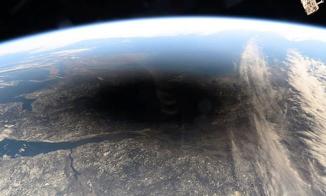 2026: Moon Missions & Solar Spectacles Beckon!