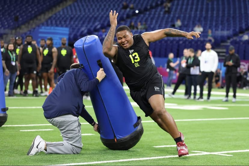 Rookie DT's Roar Shakes Up 49ers Camp