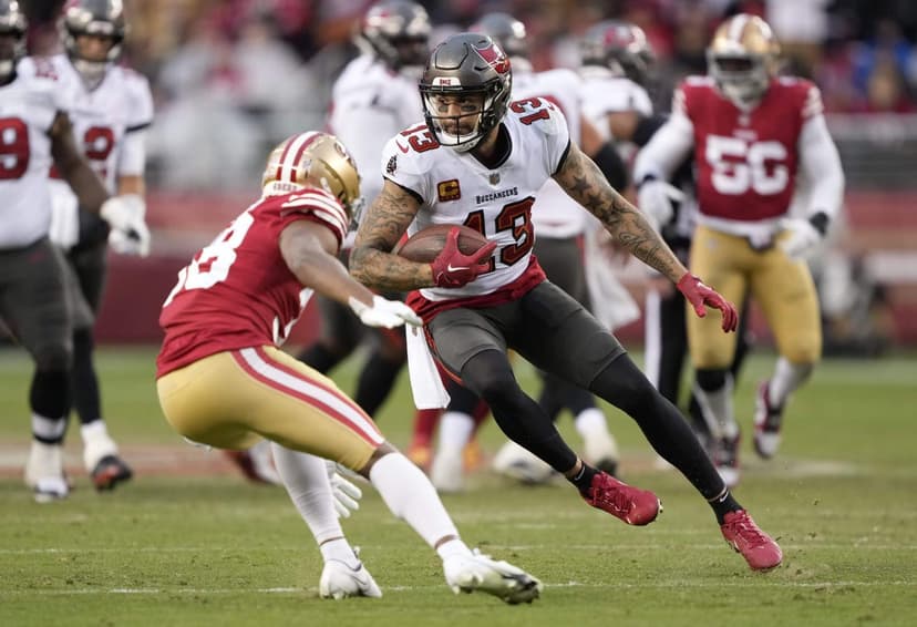 49ers Land Mike Evans: A Surprise Star for San Francisco