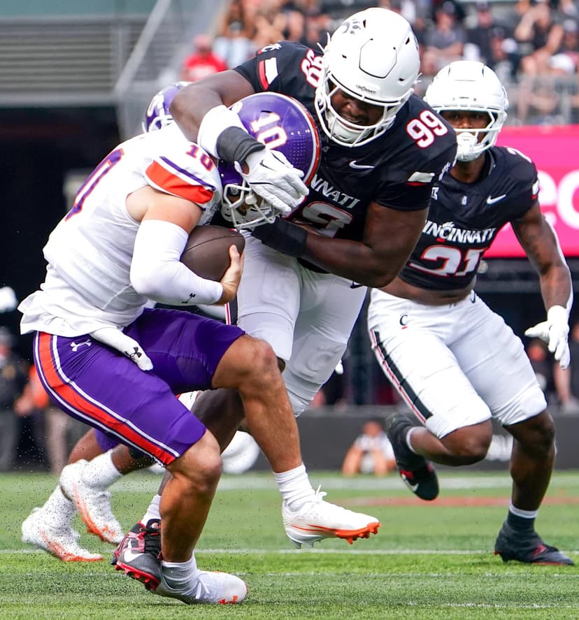 Bearcats Roar Back: Cincinnati Defeats Kansas in Thrilling Comeback