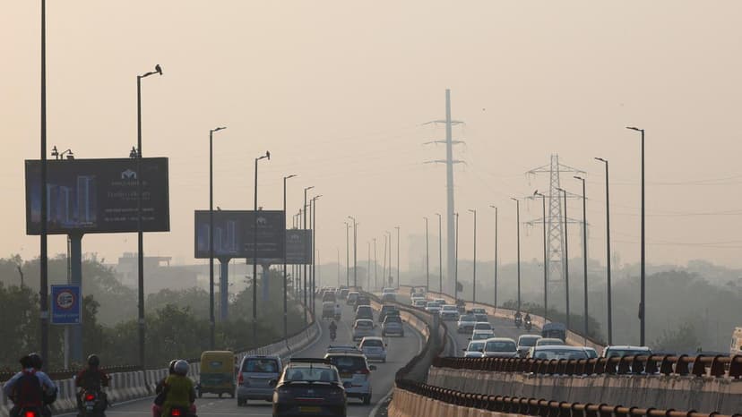 Delhi Chokes Under Toxic Smog Ahead of Diwali