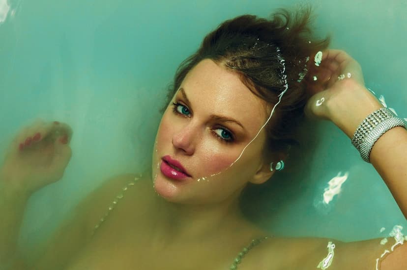 Taylor Swift's Showgirl Dominates Billboard 200 for Second Week