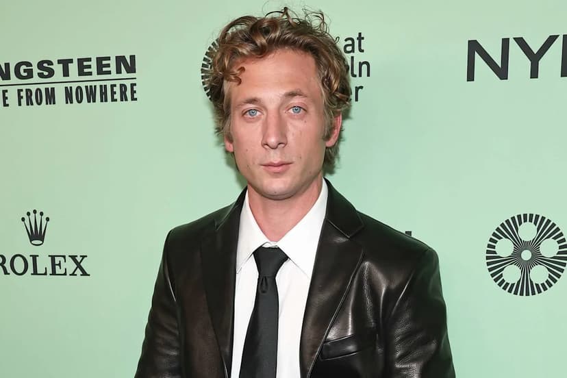 Actor Jeremy Allen White Earns High School Diploma at 34