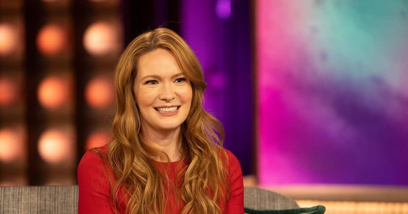 Maas teases massive ACOTAR books