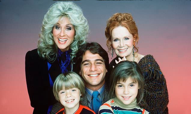 Actor Pintauro Delivers Packages Amid Industry Slowdown