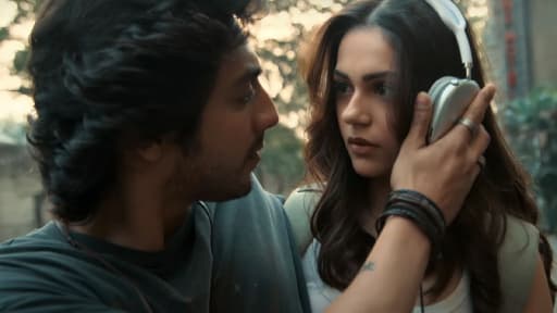 Ahaan Panday's UK Video Call Sparks Aneet Padda Romance Rumors