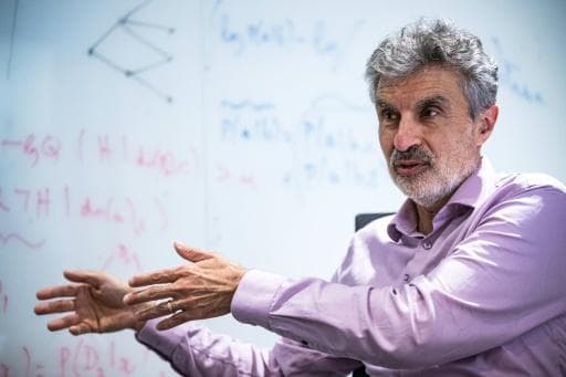 AI Pioneer Warns: Humanity Losing Control of Tech