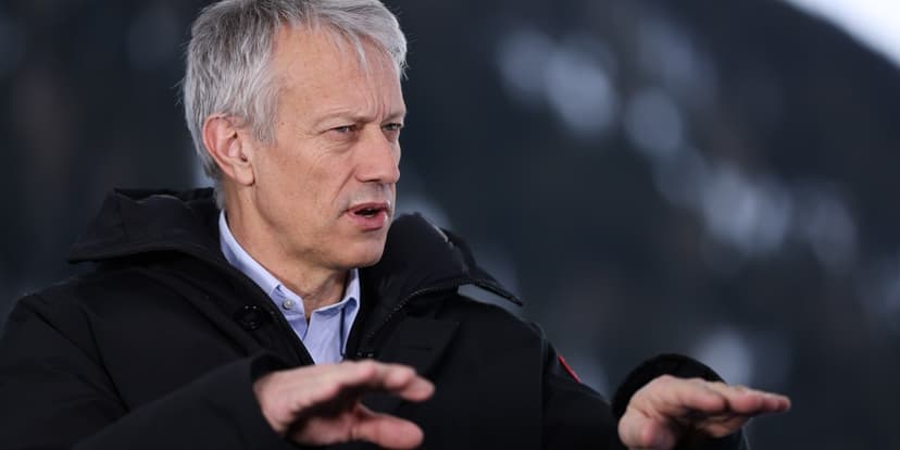 AI Era Dawns: CEOs Step Down Amidst Tech Shift