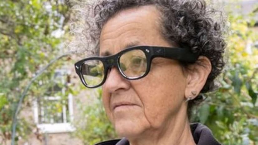 AI Glasses Aid Dementia Memory and Safety