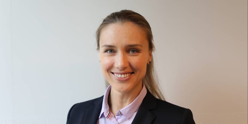 AI Job Shock: Mass Layoffs Loom, Experts Warn