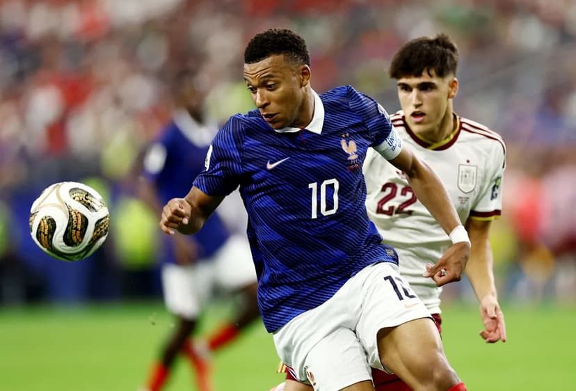 AI Predicts France vs. England World Cup Showdown