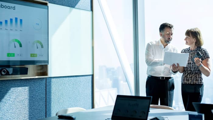 AI Shakes Up Wealth Management: Threat or Tool?