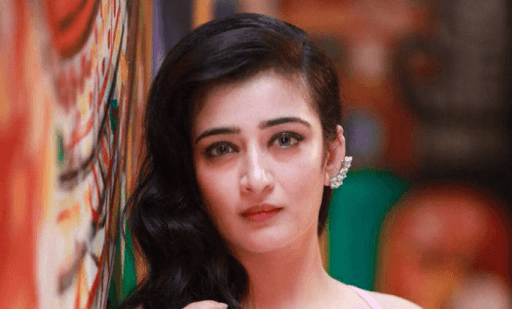 Akshara Haasan on Identity & Memories in 'Simulacra'