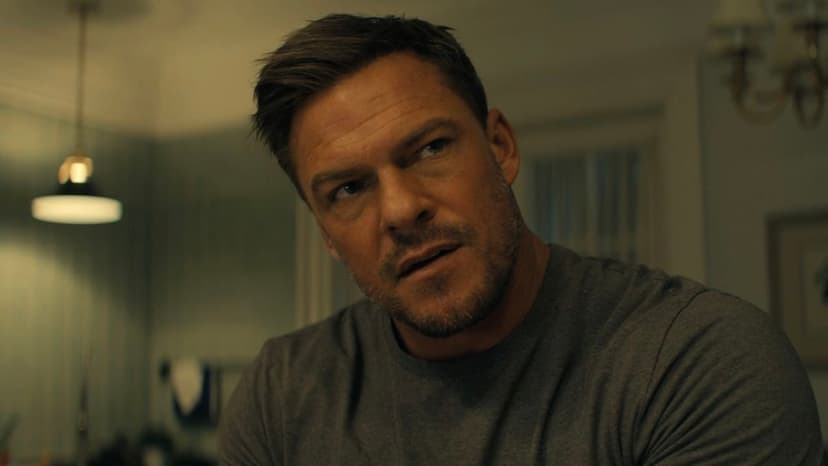 Reacher Star Alan Ritchson in Brentwood Street Fight.