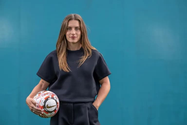 Queen's Bold Move: Putellas Joins London Lionesses