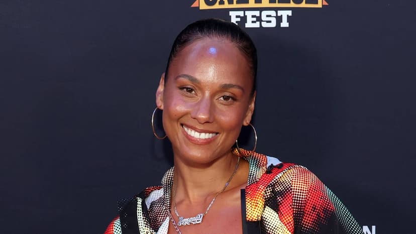 Alicia Keys Shines in Summer Bikini Photos