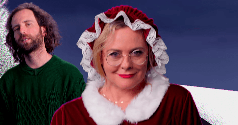 Alicia Silverstone's Naughty Holiday Dance