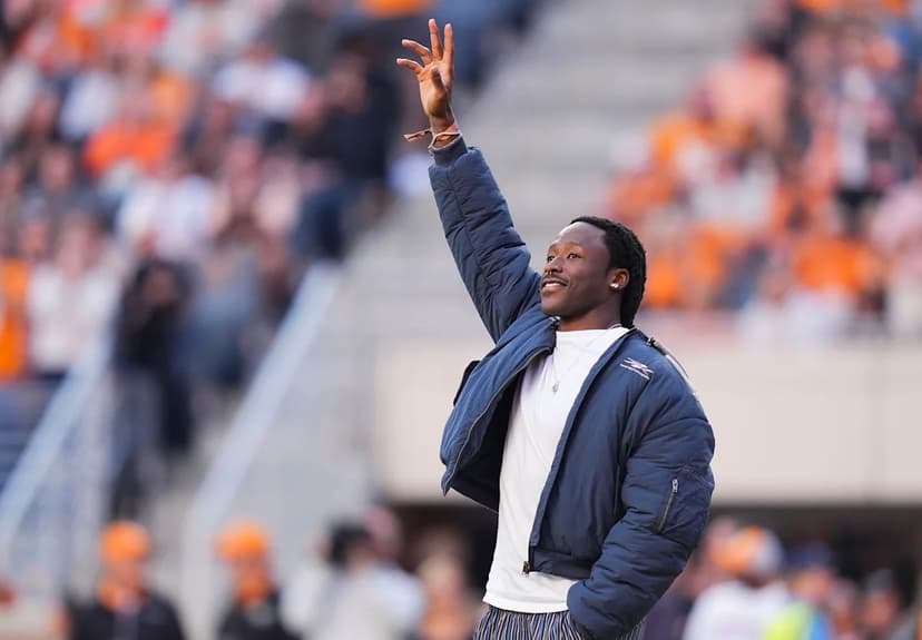 Alvin Kamara Stays With Saints For Another Season