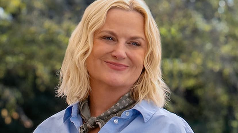 Amy Poehler & Schur Reunite for Greece Comedy on Peacock