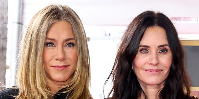 Aniston Praises Cox's Directorial Debut