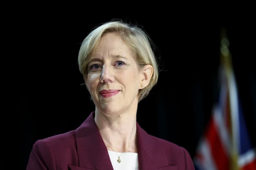 New Governor Takes Helm at Ideal Economic Moment