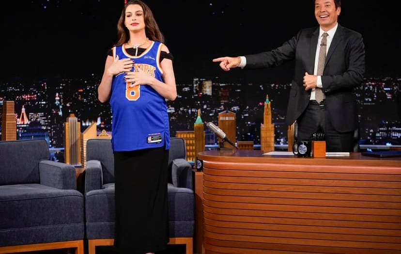 Pregnant Anne Hathaway Chooses Knicks Over Oscar