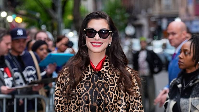 Anne Hathaway's Devilish Style: Red & Leopard!