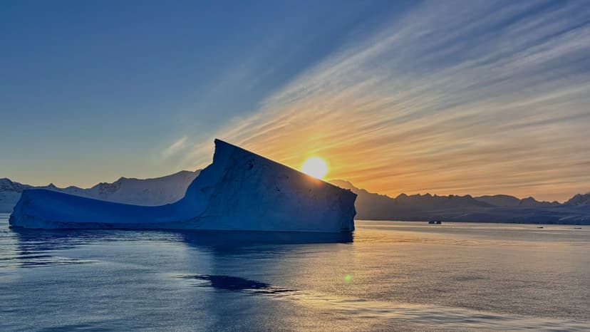 Icebreaker Voyage: Antarctica's Thwaites Glacier Meltdown