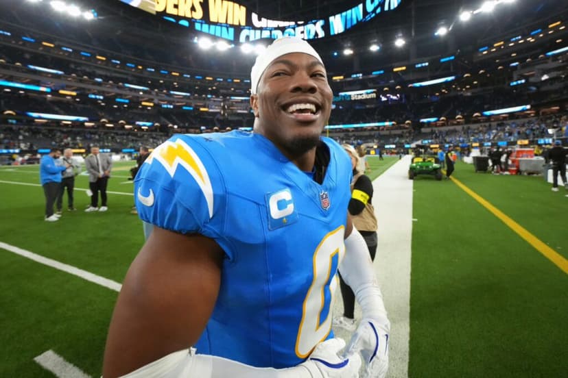 Davis' Python Prank Terrifies Chargers Star