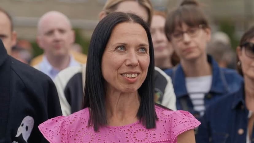 Phantom Mask's £20K Value Stuns Antiques Roadshow Guest